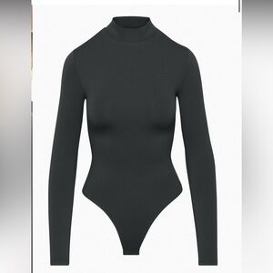 Contour Mockneck Longsleeve Body Suite